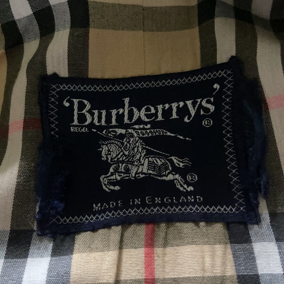 Beautiful Burberry jacket - Picture 3 of 7